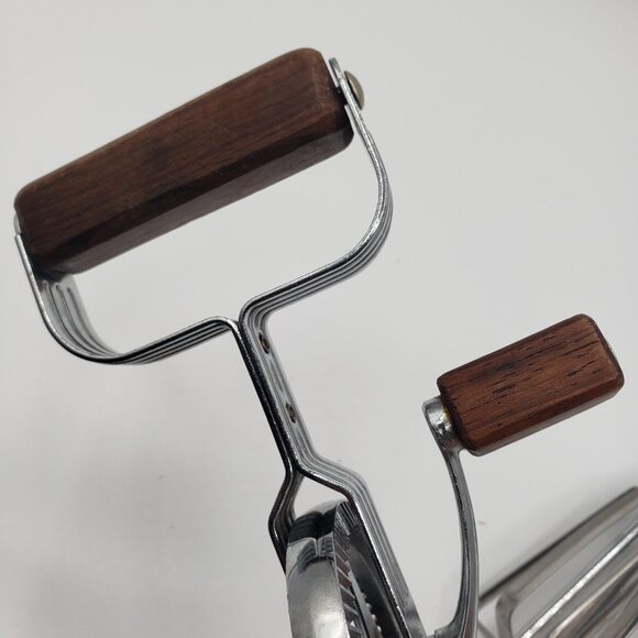 Retro Vintage Lot of 2 Stainless Steel Manual Crank Hand Mixers Maynard/ BB - Picture 5 of 8